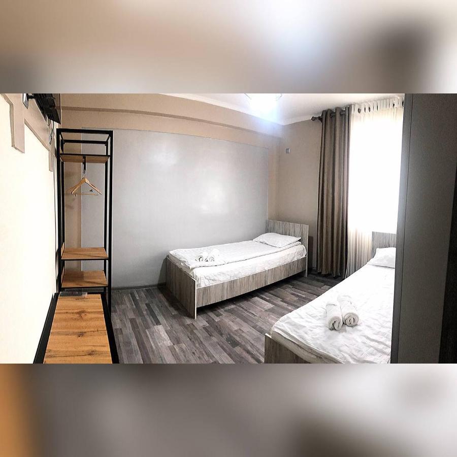 Ave Hotel Osh Exterior foto